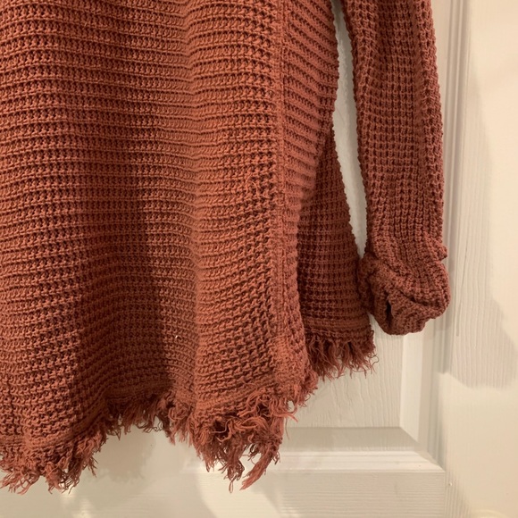 Hope’s burgundy flowy sweater - Picture 7 of 9